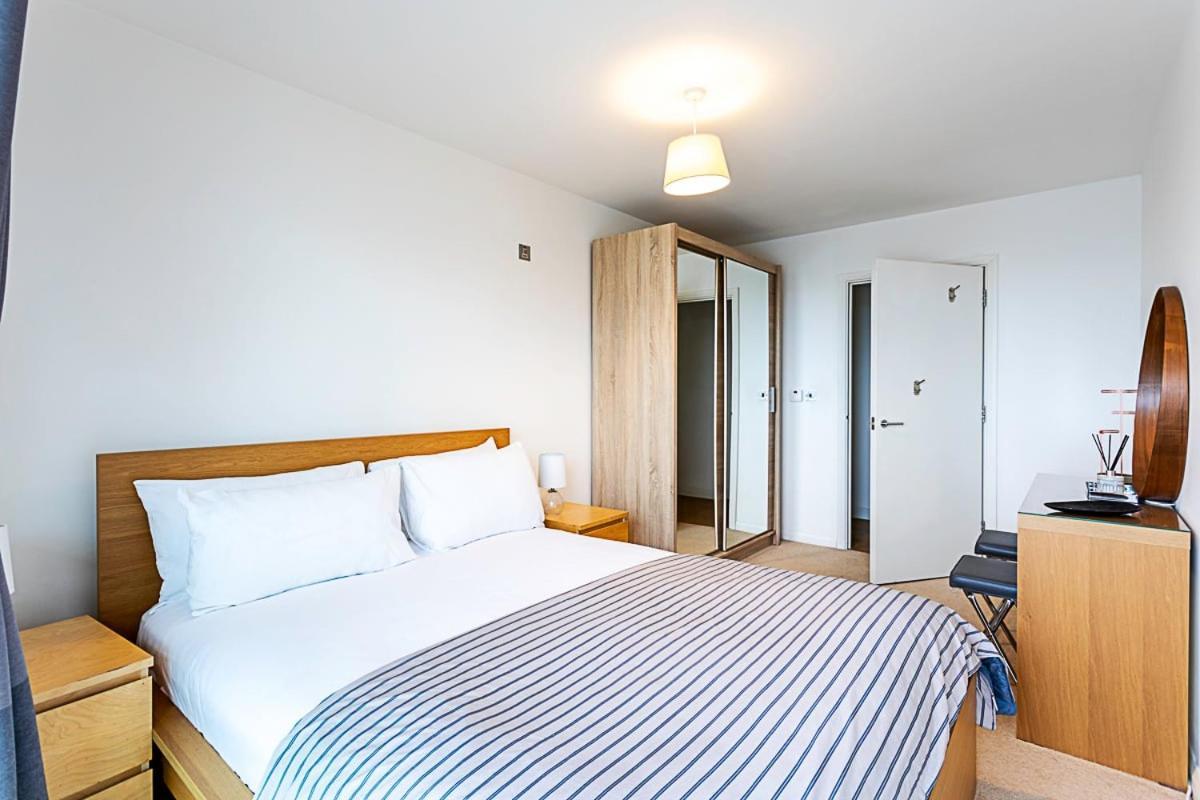 Trendy Queen'S Park Apartment With Views Across London Kültér fotó