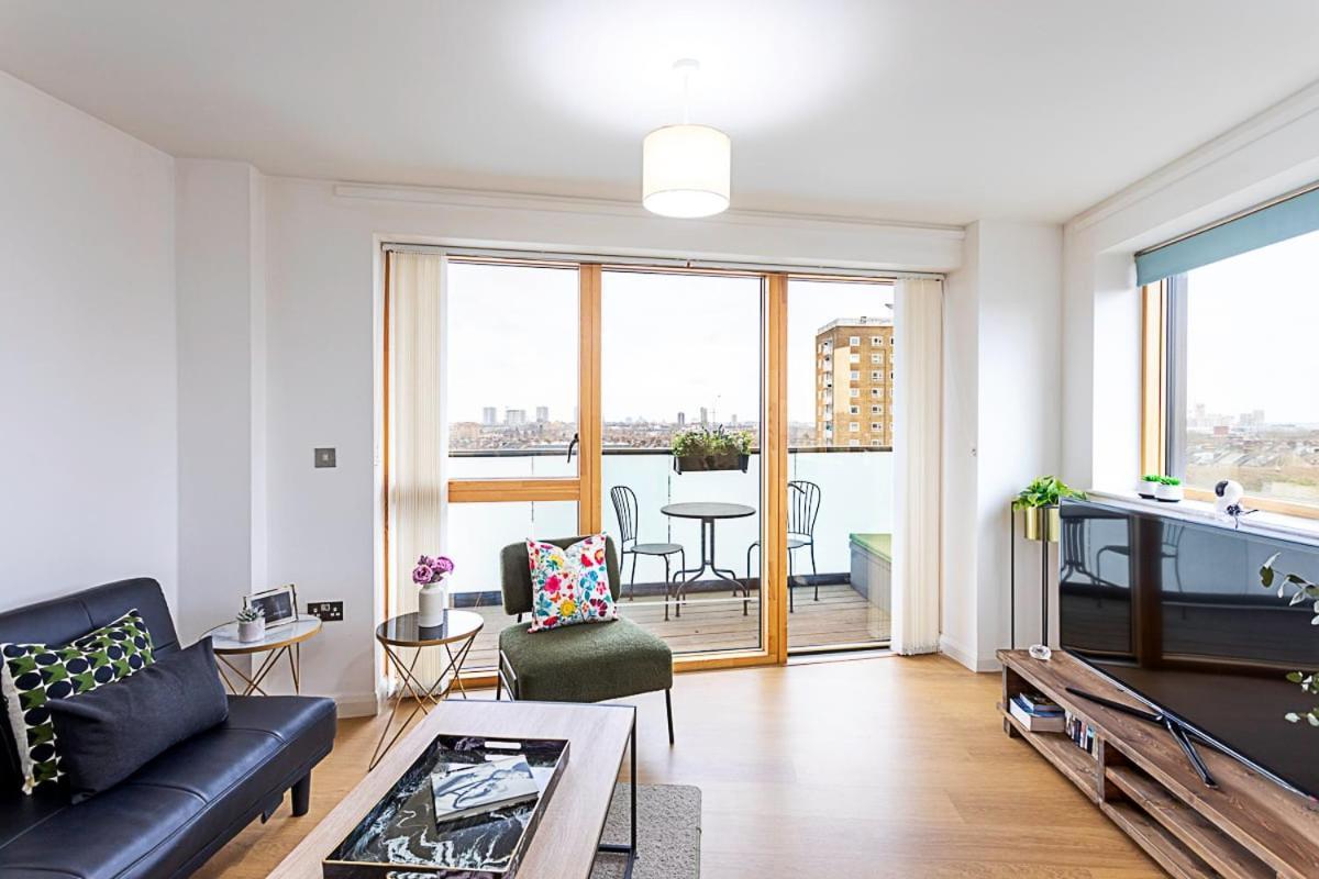 Trendy Queen'S Park Apartment With Views Across London Kültér fotó