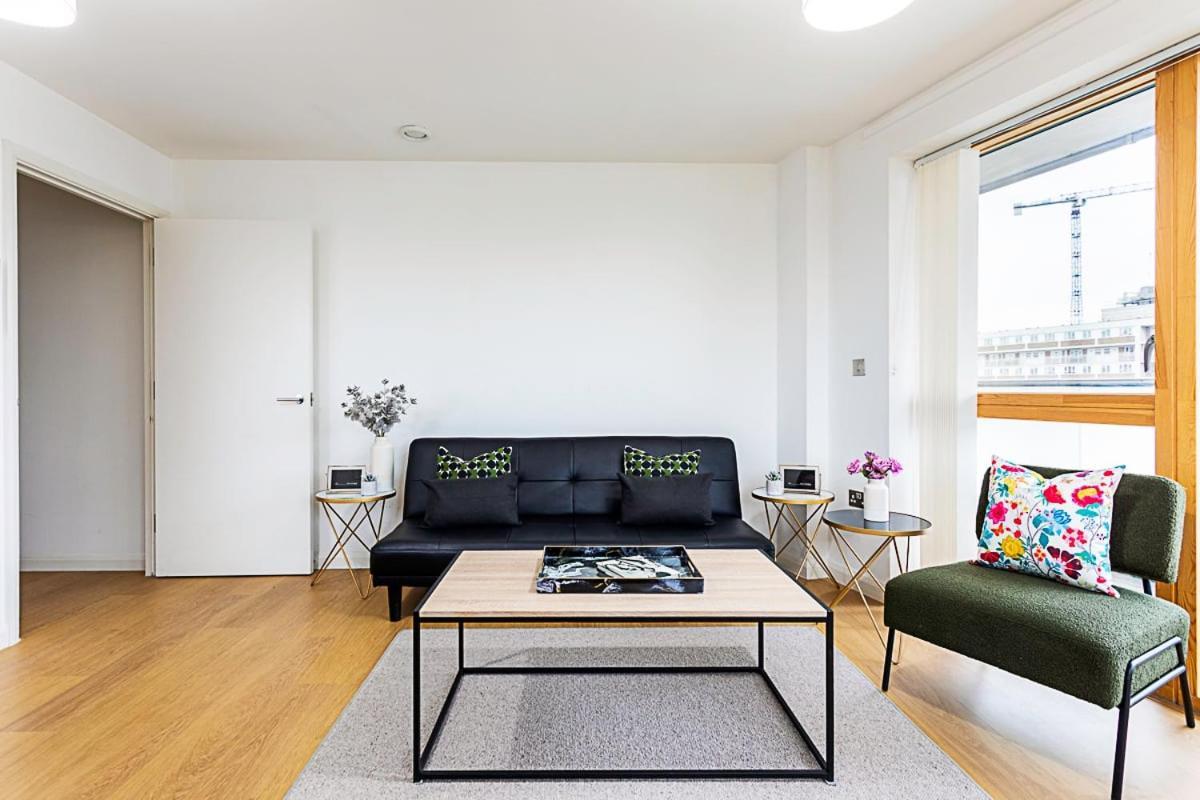 Trendy Queen'S Park Apartment With Views Across London Kültér fotó